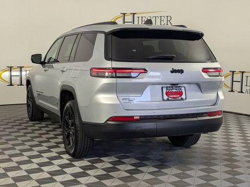 Used 2024 Jeep Grand Cherokee L Altitude RWD image 4