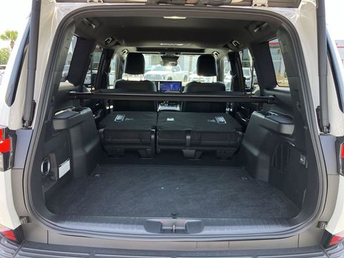 Used 2025 Lexus GX 550 AWD/4WD image 30
