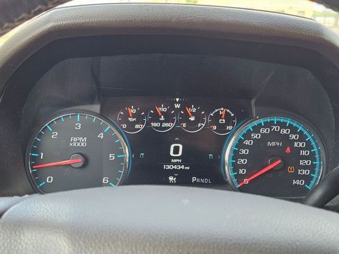 Used 2019 Chevrolet Suburban Premier RWD image 7