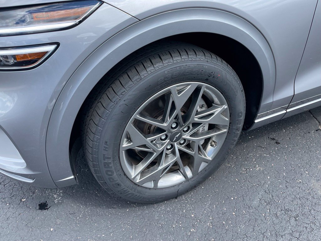 Used 2025 Genesis GV70 2.5T AWD/4WD image 3