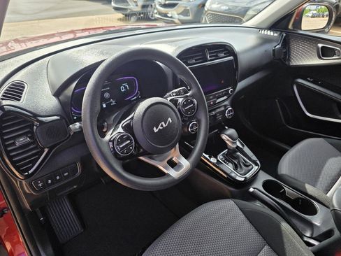 Used 2025 Kia Soul S FWD image 12