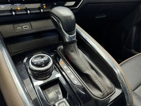 Used 2023 GMC Canyon Denali image 26