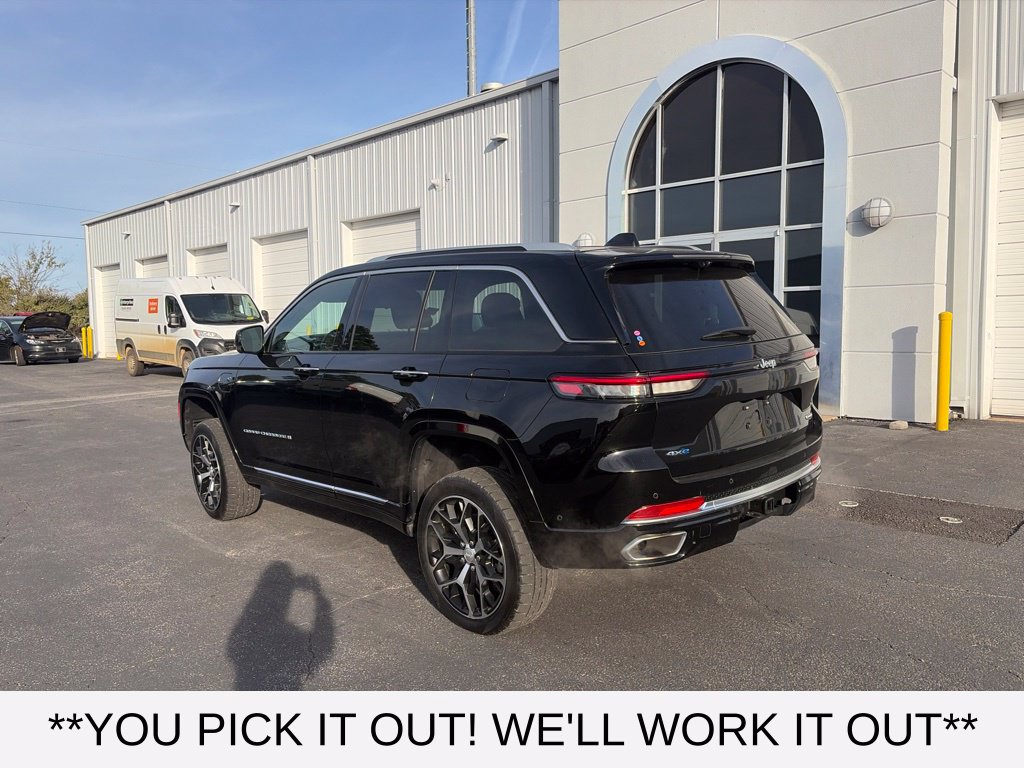 Used 2023 Jeep Grand Cherokee Summit AWD/4WD image 4