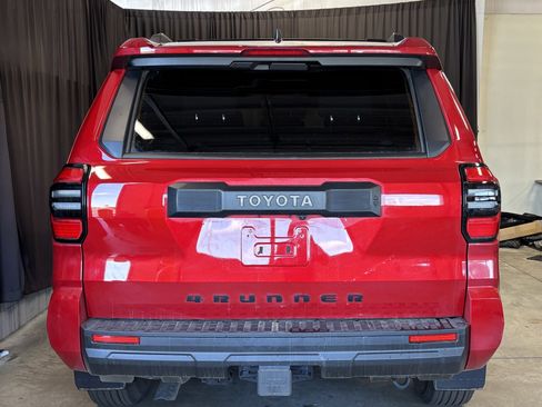 Certified 2025 Toyota 4Runner SR5 image 31