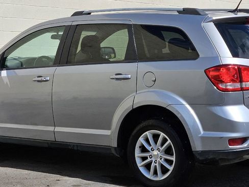 Used 2017 Dodge Journey SXT image 3