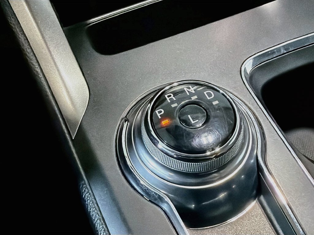 Used 2020 Ford Fusion SE FWD image 19