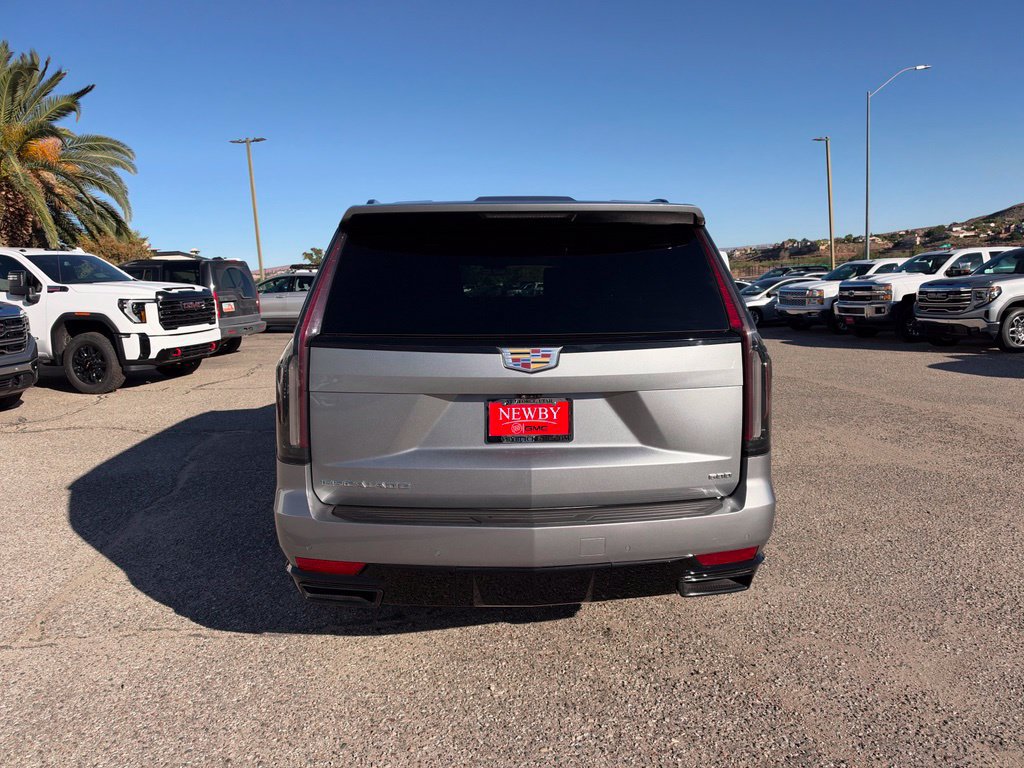 Used 2023 Cadillac Escalade ESV Sport Platinum w/ Heavy-Duty Trailer Package AWD/4WD image 6