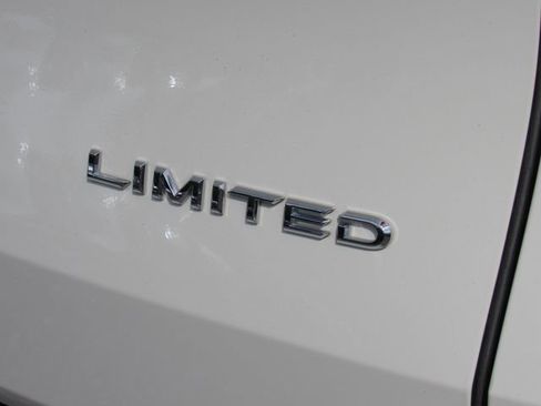 Used 2024 Toyota Grand Highlander Limited image 13