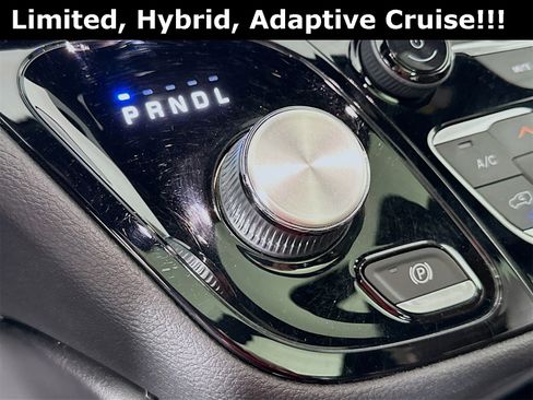 Used 2021 Chrysler Pacifica Limited image 18