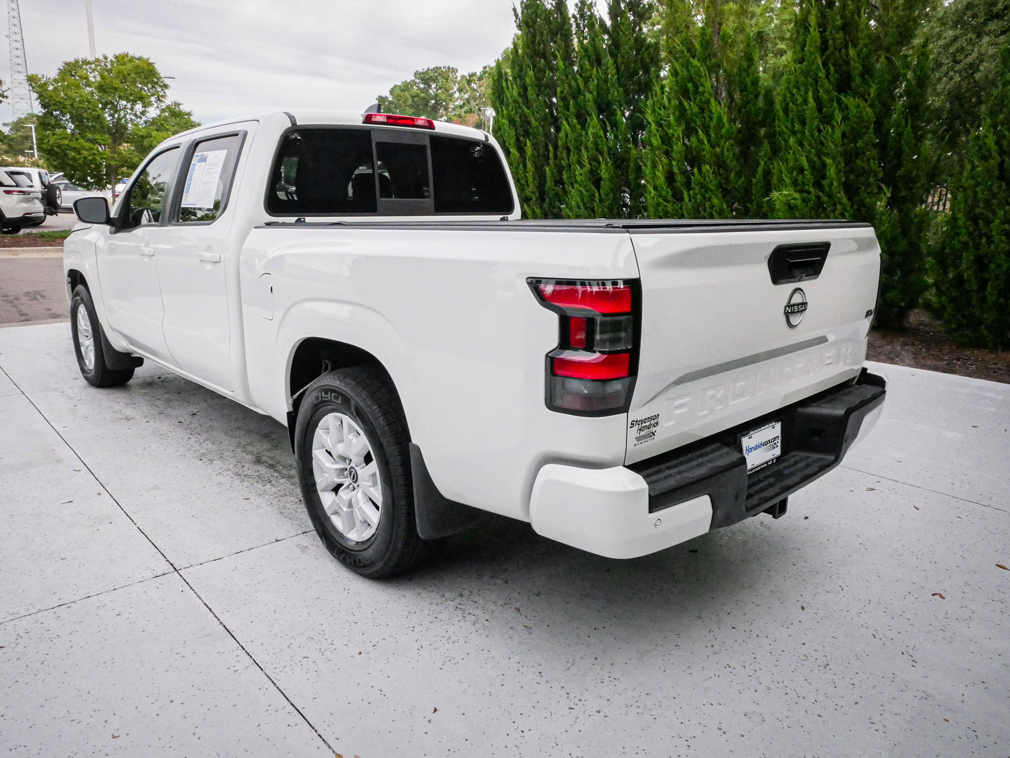 Used 2022 Nissan Frontier SV w/ Technology Package RWD image 8