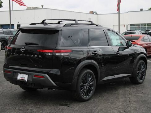 Certified 2026 Nissan Pathfinder SL w/ SL Premium Package AWD/4WD image 9