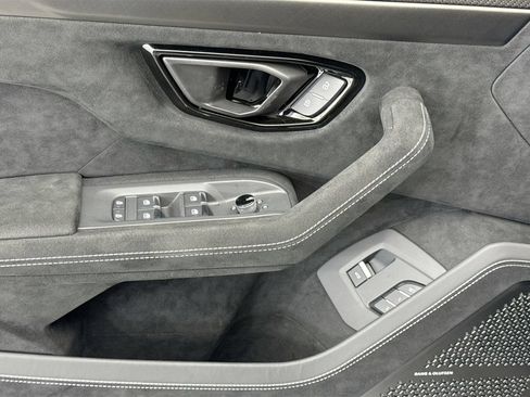 Used 2024 Lamborghini Urus Performante AWD/4WD image 22