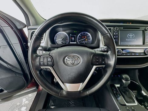 Used 2017 Toyota Highlander XLE image 13