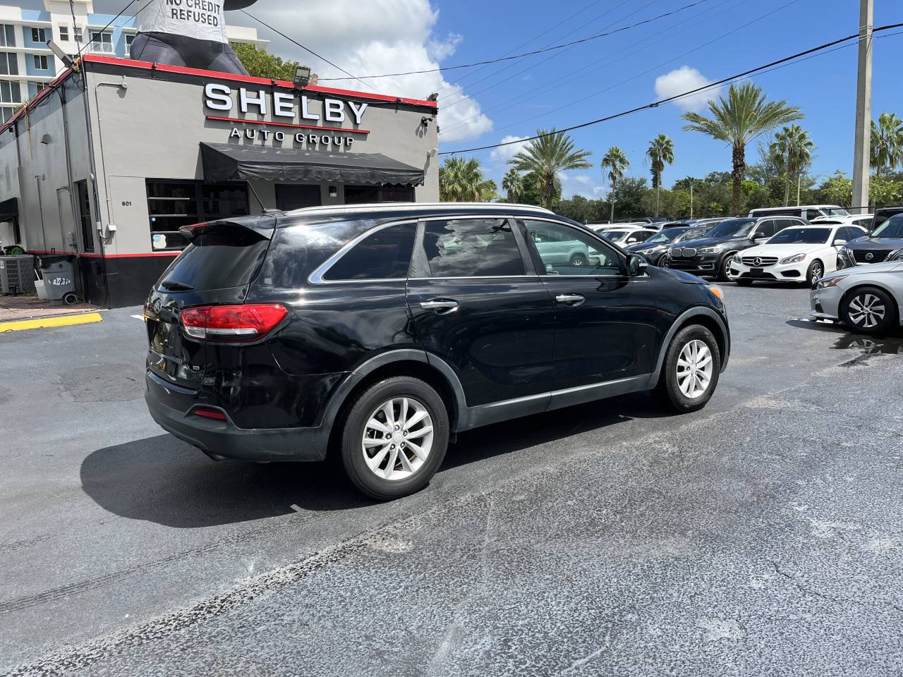 Used 2017 Kia Sorento FWD image 4