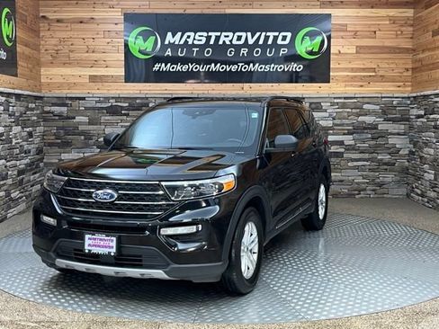 Used 2020 Ford Explorer XLT w/ Equipment Group 202A AWD/4WD image 4
