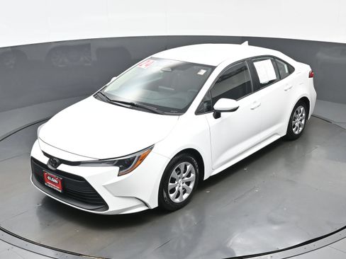 Used 2024 Toyota Corolla LE FWD image 34