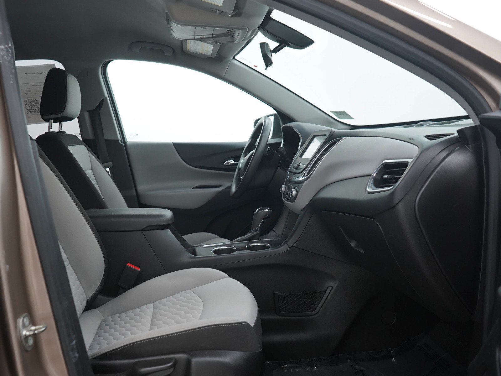Used 2018 Chevrolet Equinox LS FWD image 12