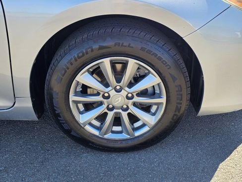 Used 2015 Toyota Camry LE FWD image 29