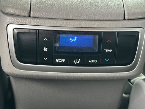 Used 2017 Toyota Highlander Limited image 16