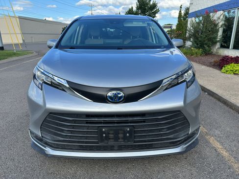 Used 2021 Toyota Sienna LE FWD image 9