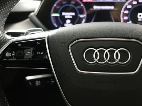 Used 2022 Audi e-tron GT Prestige image 29
