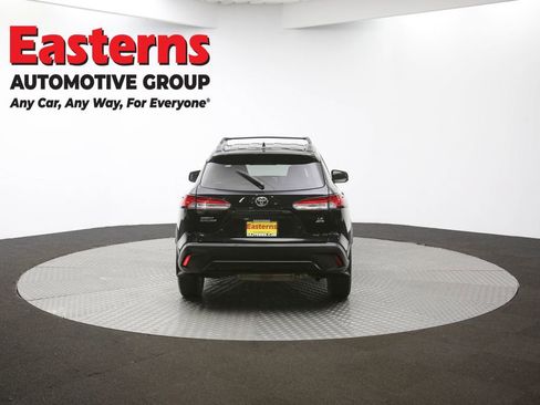 Used 2022 Toyota Corolla Cross LE image 34