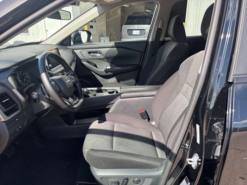 Used 2025 Nissan Rogue SV AWD/4WD image 28