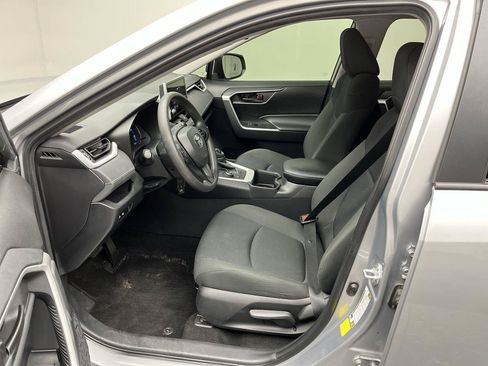 Used 2024 Toyota RAV4 LE AWD/4WD image 3