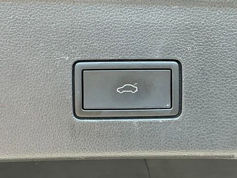 Used 2024 Volkswagen Atlas Cross Sport SEL R-Line image 23