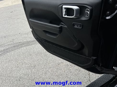 Used 2022 Jeep Wrangler Unlimited Sport AWD/4WD image 17