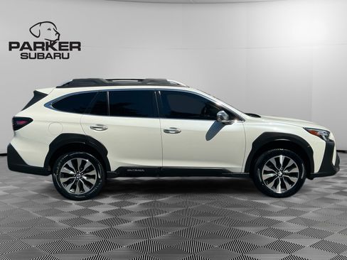 Used 2023 Subaru Outback Touring AWD/4WD image 6