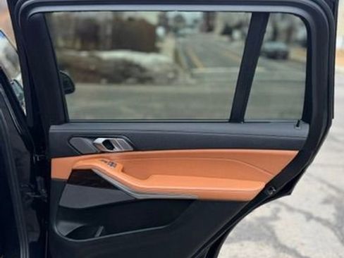 Used 2021 BMW X7 xDrive40i w/ M Sport Package image 27