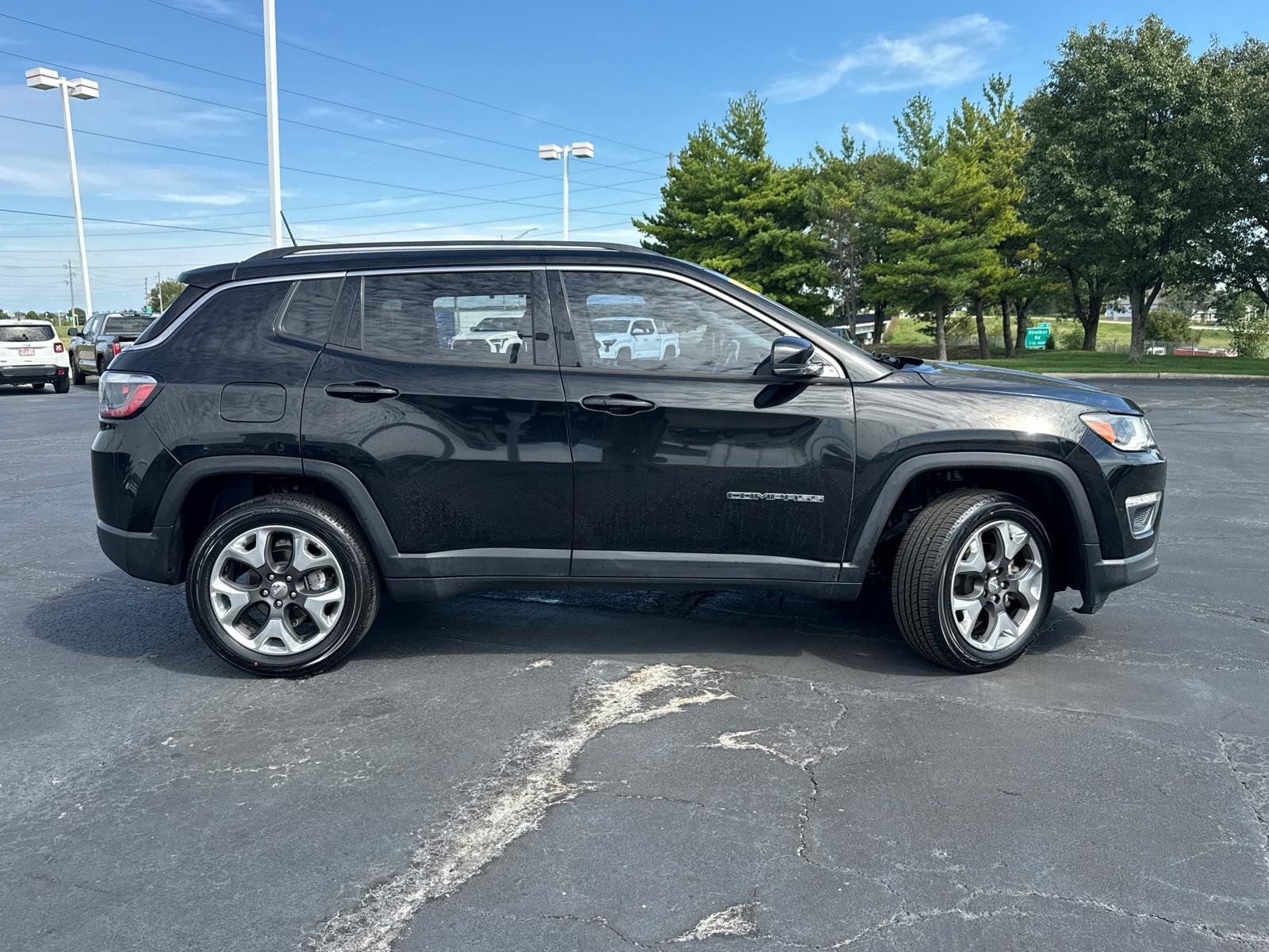 Used 2018 Jeep Compass Limited w/ Navigation Group AWD/4WD image 10