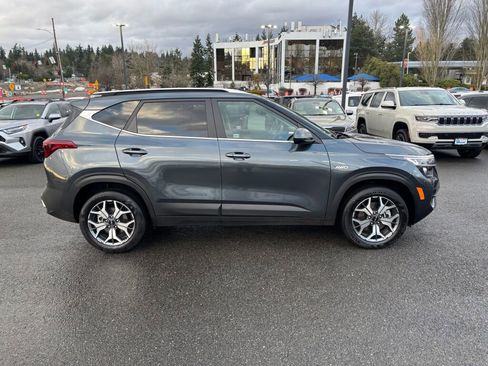 Certified 2023 Kia Seltos EX image 4