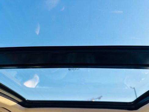 Used 2011 Cadillac SRX Luxury image 14