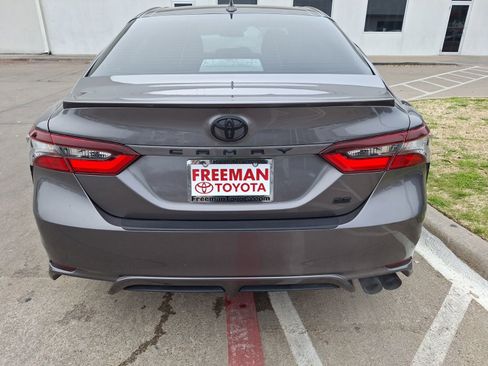 Used 2023 Toyota Camry SE image 5