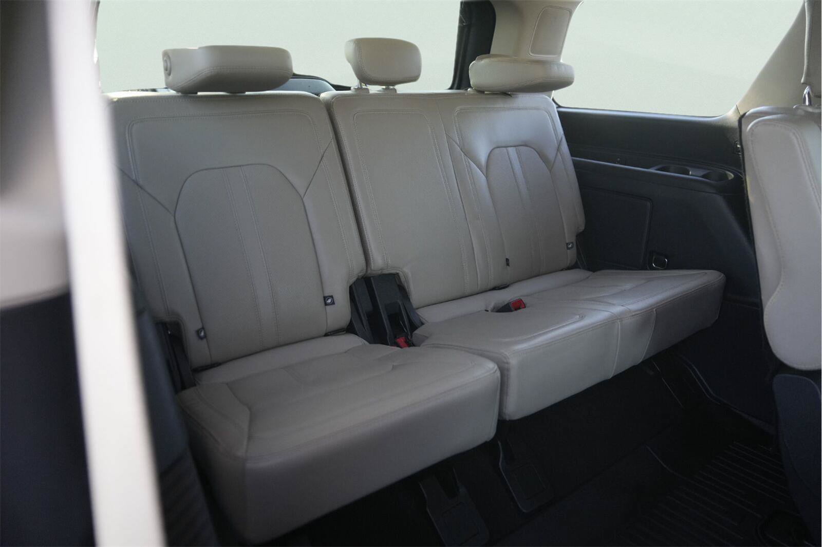 Used 2023 Ford Expedition Limited AWD/4WD image 16