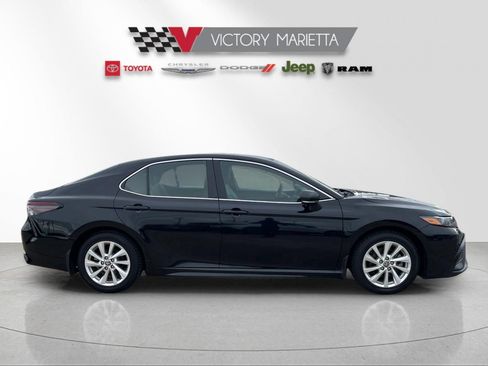 Used 2024 Toyota Camry SE FWD image 6