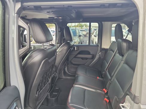 Used 2018 Jeep Wrangler Unlimited Rubicon w/ Dual Top Group image 13