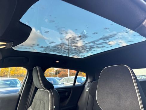 Used 2023 Volvo C40 P8 Recharge Ultimate w/ Protection Package Premier image 17