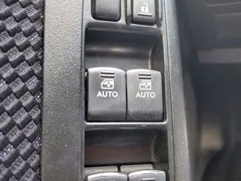 Used 2017 Subaru Forester 2.5i Premium w/ All-Weather Package AWD/4WD image 21