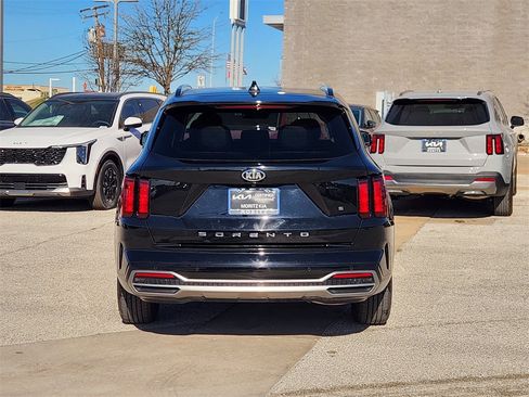 Used 2021 Kia Sorento S w/ Panoramic Sunroof Package image 6