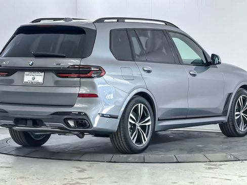 New 2026 BMW X7 xDrive40i w/ M Sport Package AWD/4WD image 2