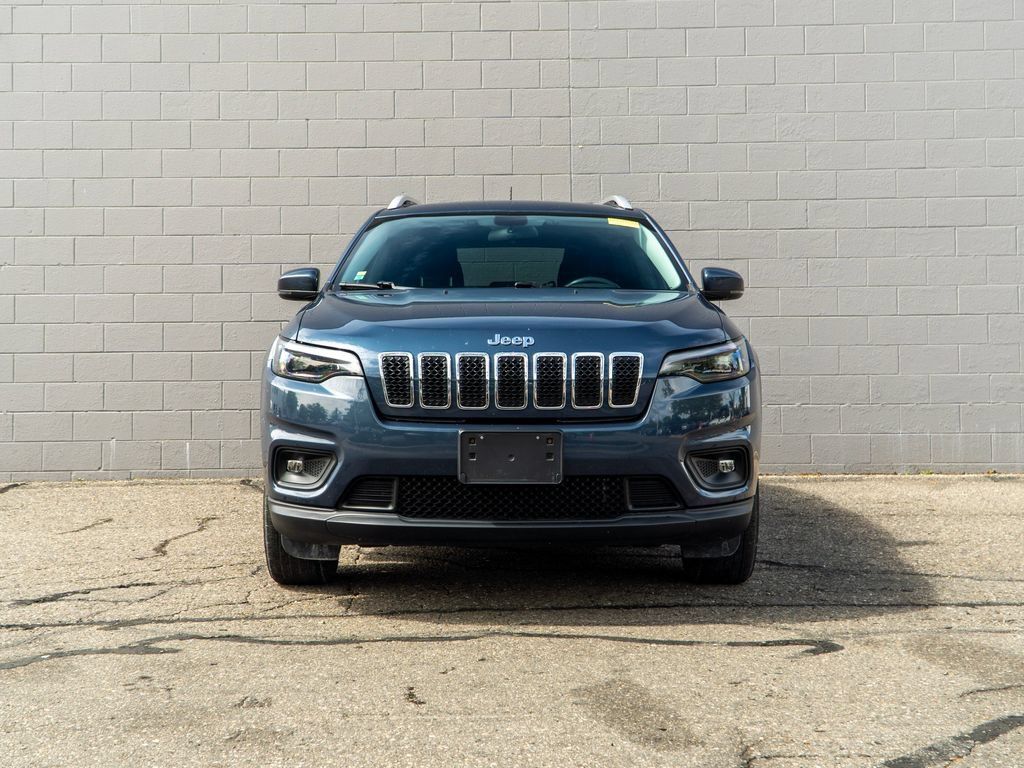 Used 2019 Jeep Cherokee Latitude w/ Cold Weather Group AWD/4WD image 10