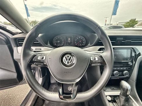 Used 2022 Volkswagen Passat 2.0T SE image 21