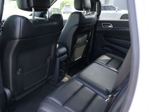 Used 2019 Jeep Grand Cherokee Limited w/ Trailer Tow Group IV AWD/4WD image 14