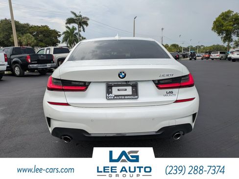 Used 2021 BMW 330i Sedan w/ M Sport Package RWD image 4
