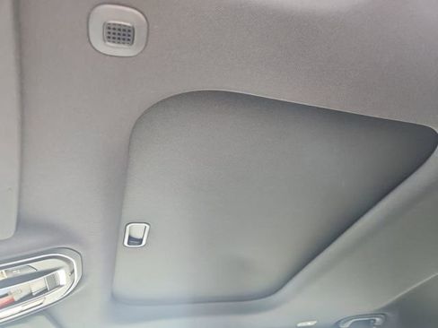Used 2024 Jeep Grand Cherokee L Altitude RWD image 18