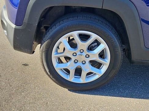 Used 2018 Jeep Renegade Latitude image 5