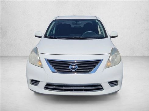 Used 2012 Nissan Versa SV FWD image 2